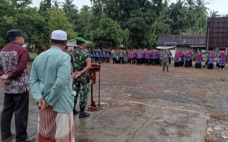  Forum Koordinasi Pimpinan Kecamatan Batang Alai Utara  melaksanakan apel gabungan bertempat di Halaman Kantor Camat Batara  Jl.Hidup Baru Dalam rangka untuk menjalin hubungan silaturahim atau mempererat hubungan antar Instansi, Pembakal, dan Aparatur Desa di Lingkungan Kecamatan Batara Kabupaten Hulu Sungai Tengah, Kamis (07/03/2024)