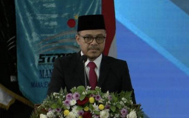 Wamenkominfo Nezar Patria saat Orasi Ilmiah Wisuda Program Pendidikan Sarjana dan Sarjana Terapan Periode II di Gedung Auditorium STMM Yogyakarta, Rabu (10/07/2024).