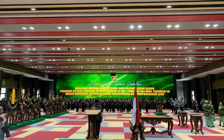 Pangdam XVIII/Kasuari, Mayjen TNI Ilyas Alamsyah, S.E., M.Tr.Han., CGCAE., menghadiri jalannya acara Serah Terima Jabatan (Sertijab), orang nomor dua tertinggi di lingkungan Tentara Nasional Indonesia Angkatan Darat (TNI AD) yaitu Wakil Kepala Staf TNI Angkatan Darat (Wakasad), yang digelar di Mabesad, Jakarta Pusat, Jumat (8/3/2024)