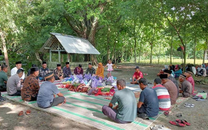 Babinsa Hadiri Syukuran Tradisi Bersih Desa Wilayah Binaan