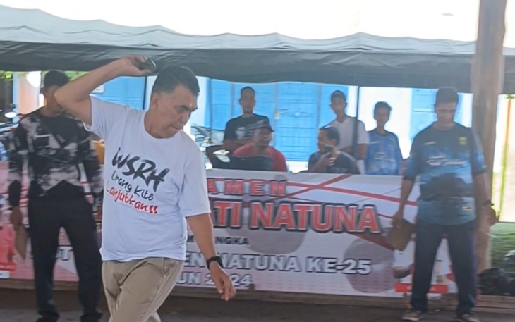 Wan Siswandi Buka Turnamen Gasing Seni Budaya Daerah Natuna