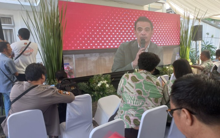 Ketua KPU Kota Bitung, Deslie D Sumampouw saat membuka Pleno Rekapitulasi perhitungan tingkat kota 