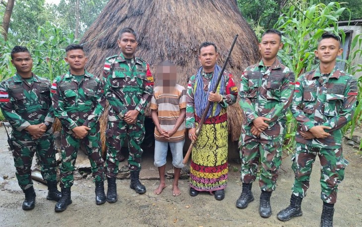  Pos Aplal Satgas Yonkav 6/Naga Karimata sukses mendapatkan satu pucuk senjata api jenis Flintlock yang secara sukarela diserahkan oleh warga berinisial SK bertempat di Desa Tasinifu, Kecamatan Mutis, Kabupaten TTU, Prov. NTT