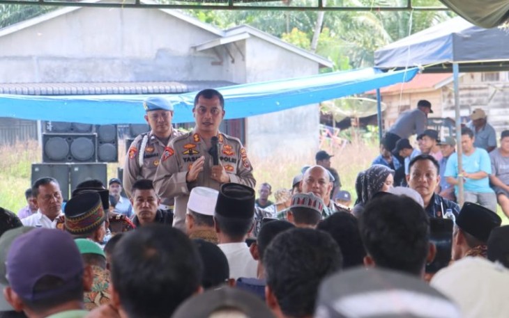 Dihadapan masyarakat, Kapolres Tapsel, AKBP Yasir Ahmadi, saat beri pesan menggelegar ke PT SKL di hadapan masyarakat para pengurus dan anggota Koperasi Tondi Bersama