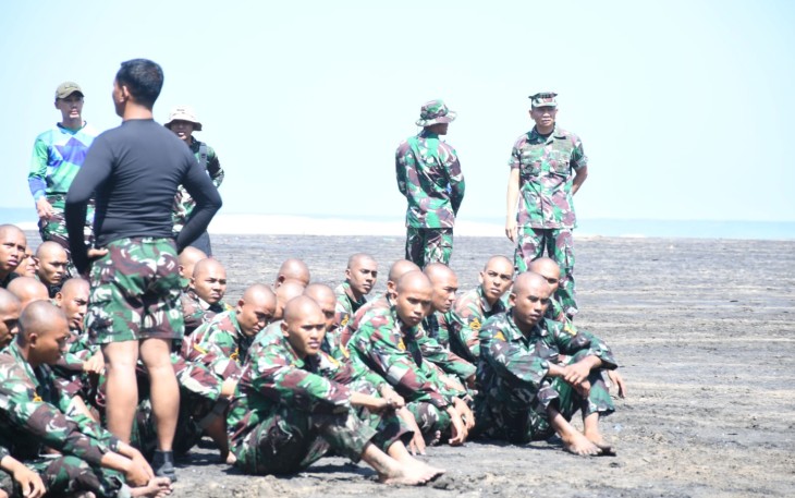Lattek Berganda Siswa Kodiklatal Tingkatkan Kemampuan Berperang Prajurit TNI AL