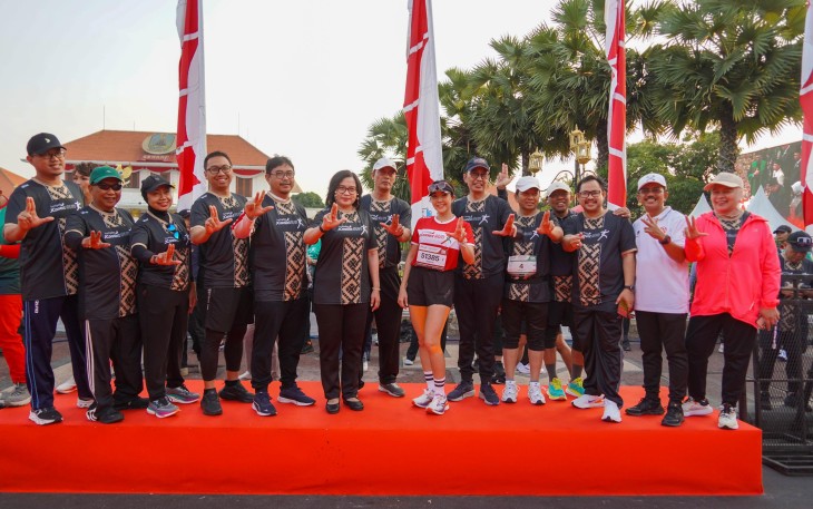 Bank Jatim JConnect Run Lewati Rute Iconic Bersejarah Surabaya