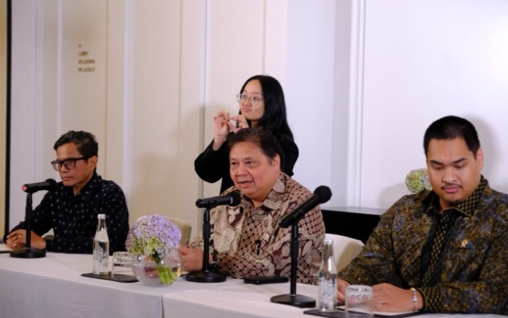 Menko Airlangga dalam acara Dinner Reception In Conjunction With Indonesia’s Accession to The OECD With OECD Heads of Mission in Jakarta, Rabu (28/02).