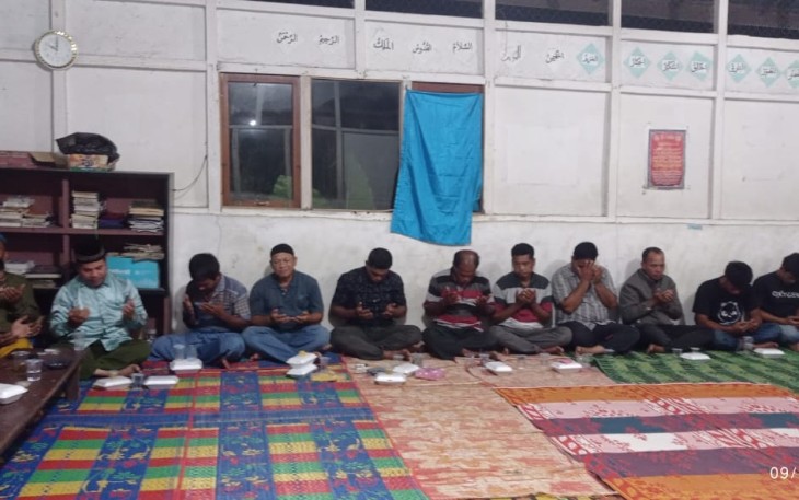 Calon DPRD Provinsi Alimul Hakim SE dari Partai Demokrat hadir dalam acara ini Beberapa Tokoh masyarakat Ibu ibu serta Pemuda