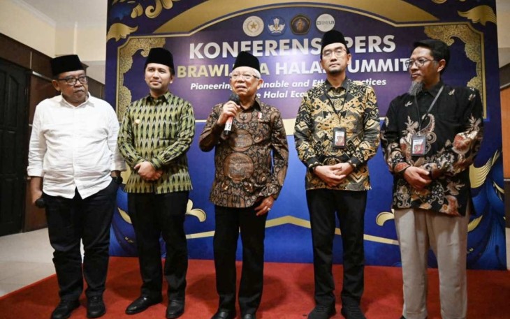 Wapres K.H. Ma’ruf Amin saat menghadiri Brawijaya Halal Summit 2024 Peluncuran UB Halal Center, dan UB Halal Metric di Universitas Brawijaya (UB), Jl. Veteran No. 10-11, Ketawanggede, Kec. Lowokwaru, Malang, Jawa Timur, Jumat (19/01/2024).