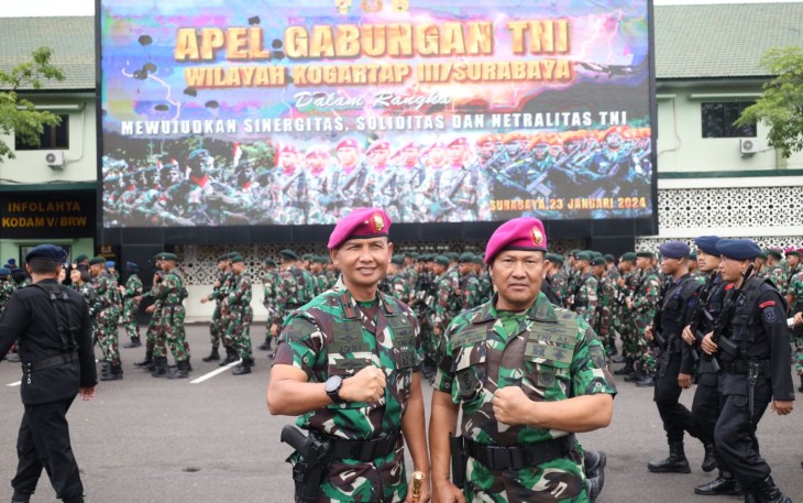 Komandan Pangkalan Utama TNI AL (Lantamal) V Brigjen TNI Marinir Joni Sulistiawan, S. H., M. Han., menghadiri Apel Gabungan TNI-Polri wilayah Komando Garnisun Tetap (Kogartap) III/Surabaya yang dipimpin langsung oleh Komandan Kogartap III/Surabaya Mayjen TNI Rafael Granada Baay, S. E., M. M., di Lapangan Upacara Jenderal Achmad Yani Makodam V Brawijaya Surabaya, Selasa (23/01/2024)