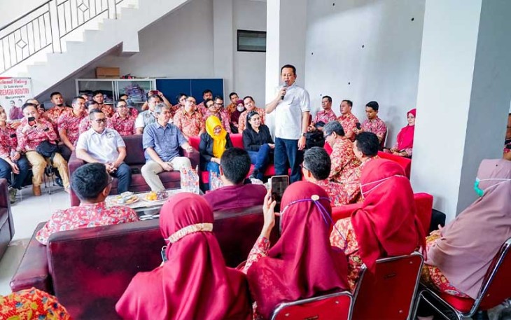 Bamsoet saat silaturahmi bersama Persatuan Perawat Nasional Indonesia (PPNI) Kabupaten Banjarnegara, dalam Kunjungan Hari ke-22 di Dapil 7 Jawa Tengah, Kamis (8/2/24).