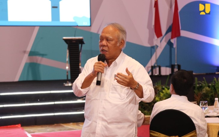 Menteri PUPR Basuki Hadimuljono saat menghadiri Workshop Hari Ulang Tahun Ke-34 Perum Jasa Tirta I dengan tema "Transformasi BUMN Pengelola Sumber Daya Air yang Berkelanjutan" di Kota Malang, Jawa Timur, Senin (19/2/2024).