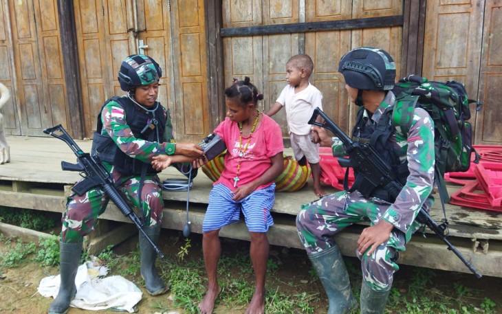 Satgas Yonif 310/KK Berikan Layanan Kesehatan ke warga keerom
