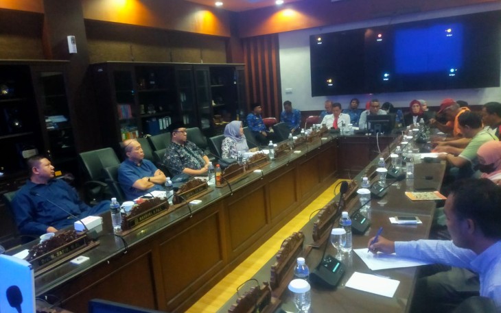 Komisi D DPRD Jawa Timur saat menggelar pertemuan dengan wakil warga rusunawa Gunungsari Surabaya dengan pihak OPD Pemprov Jawa Timur