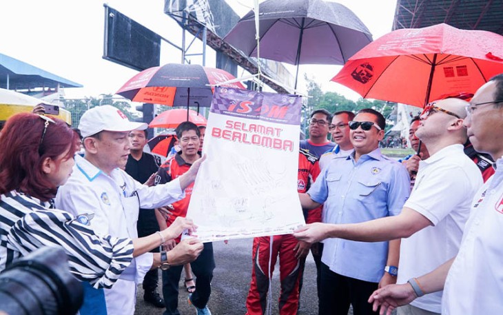 Bamsoet saat membuka ISSOM 2024, di Sirkuit Internasional Sentul, Bogor, Minggu (3/3/24).