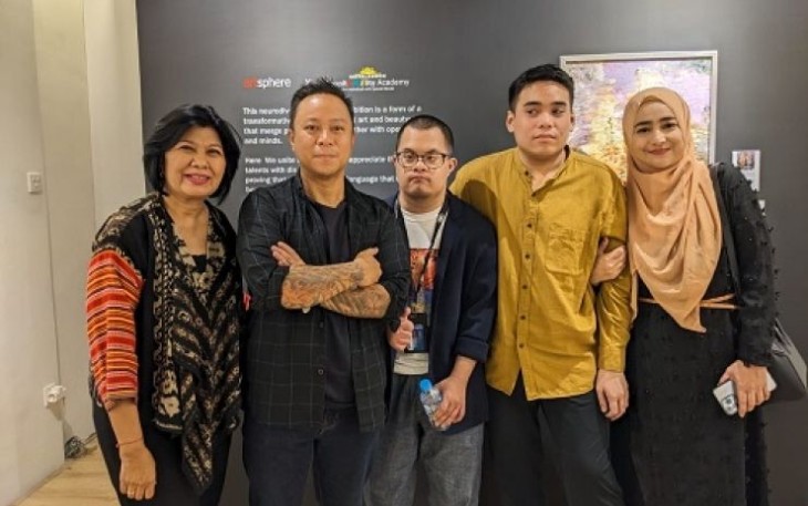 Dua Seniman Berkebutuhan Khusus
