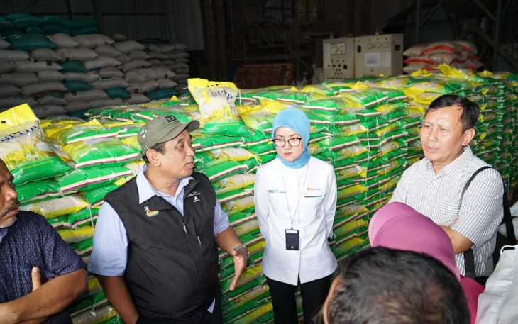 Ketua Komisi IV DPR RI Sudin bersama NFA saat tinjau gudang Bulog Sendangsari Bantul, Yogyakarta