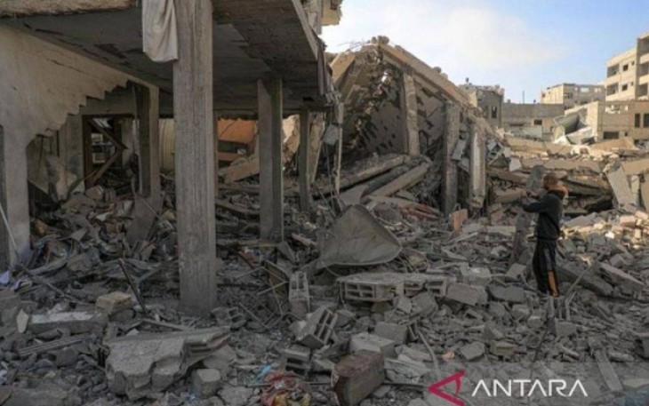 beberapa bangunan tersisa puing-puing akibat penyerangan israel di rafah. (Foto:Antara)