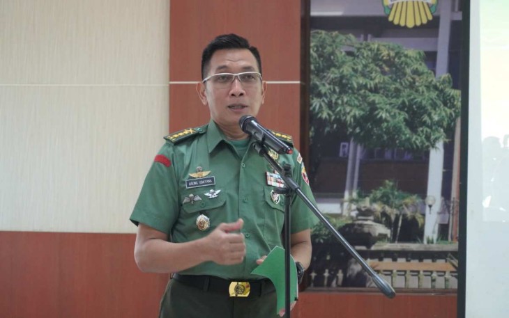 Kapendam IX/Udayana Kolonel Inf Agung Udayana saat membacakan sambutan Kadispenad, Selasa (16/1)