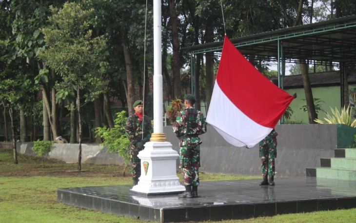 Upacara bendera prajurit Menarmed 2 Kostrad, Senin (5/2)