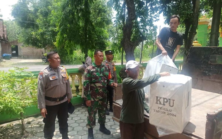 Pengamanan Kotak Suara dari PPS ke Gudang PPK, Kamis (15/2)