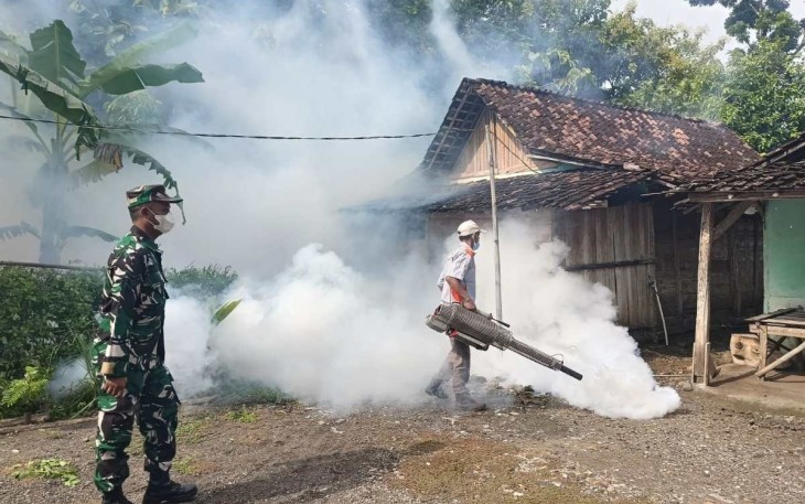 Fogging di wilayah desa binaan 