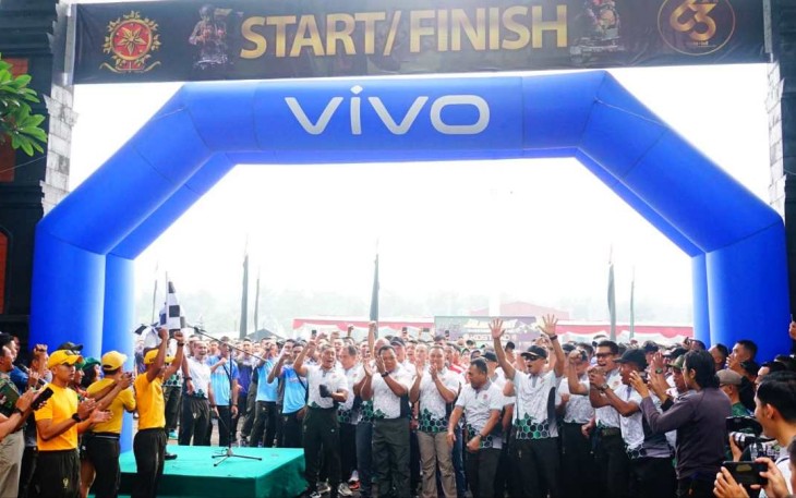 Jalan sehat meriahkan HUT ke 63 Kostrad di Lapangan Rampal, Kota Malang, Minggu (3/3)