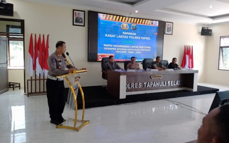 rapat lintas sektoral dalam rangka kesiapan pengamanan perayaan Hari Raya ‘Idul Fitri 1445 Hijriah di Aula Mako Polres Tapsel di Kecamatan Sipirok, Kamis (28/03/2024)