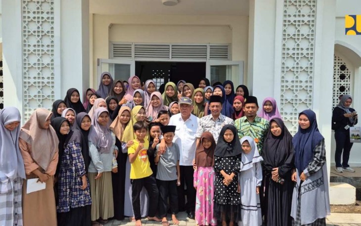 Menteri PUPR Basuki Hadimuljono saat peresmian Rusun Panti Asuhan Muhammadiyah di Pamekasan