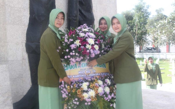 Ziarah dan Tabur Bunga di TMP Rejoagung