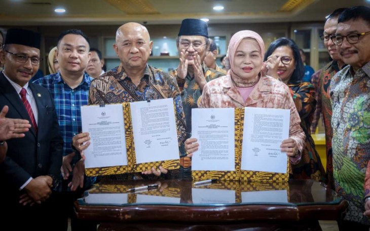 Nota kesepahaman KemenkopUKM dengan DPD RI di Jakarta, Selasa (2/4)