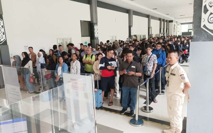 Antrian pemudik padati PLBN Entikong, Kabupaten Sanggau, Kalbar, Senin (8/4)