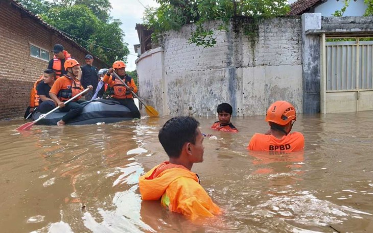 Banjir yang terjadi di Kabupaten Pasuruan jelang lebaran pertama beberapa waktu lalu. Namun banjir sebagian besar telah surut sejak kemarin (11/4).