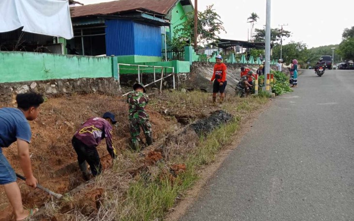 Peduli lingkungan bersama masyarakat wilayah binaan