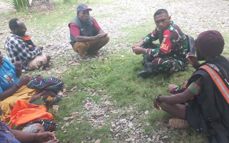 Babinsa Koramil 02/Timika Komsos Dengan Warga Binaan 