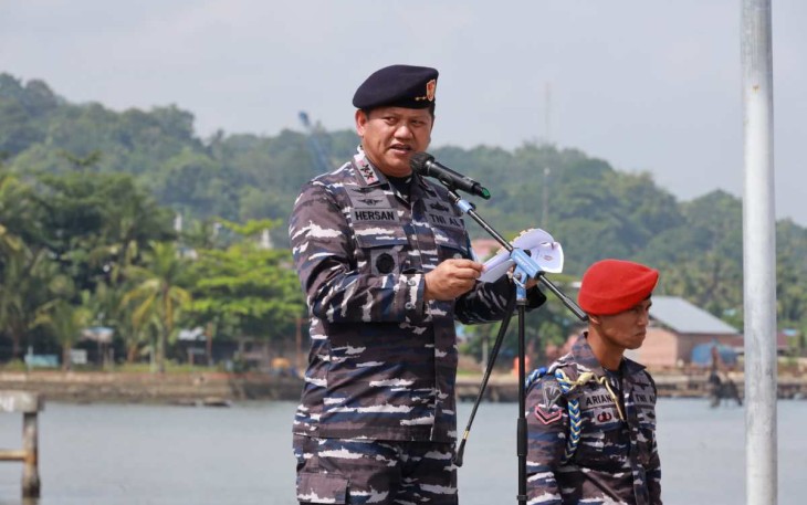 Pangkoarmada III Laksda TNI Hersan 