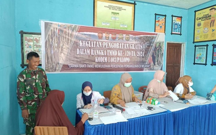 Pelayanan kesehatan warga di lokasi TMMD Kodim Palopo 