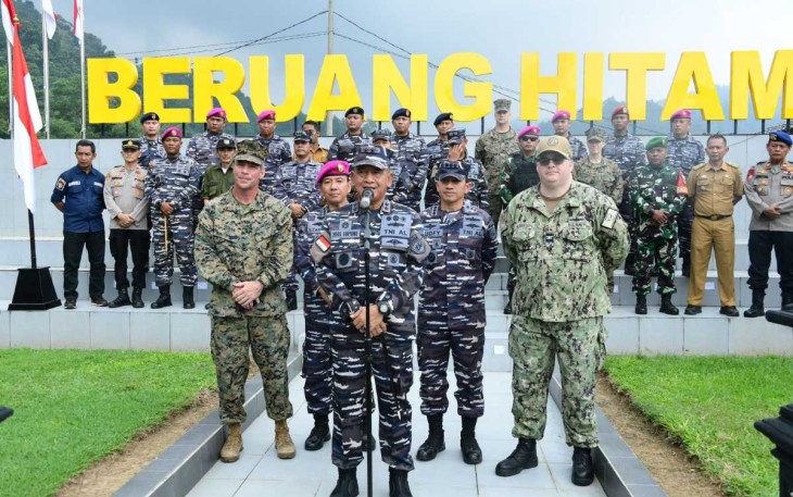 Pangkoarmada I Laksamana Muda TNI Dr Yoos Suryono menutup Latma CARAT 2024 di Lampung