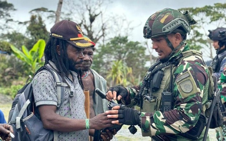 Patroli Honai Ksatria Condromowo Berikan Bantuan Masyarakat Pedalaman Papua