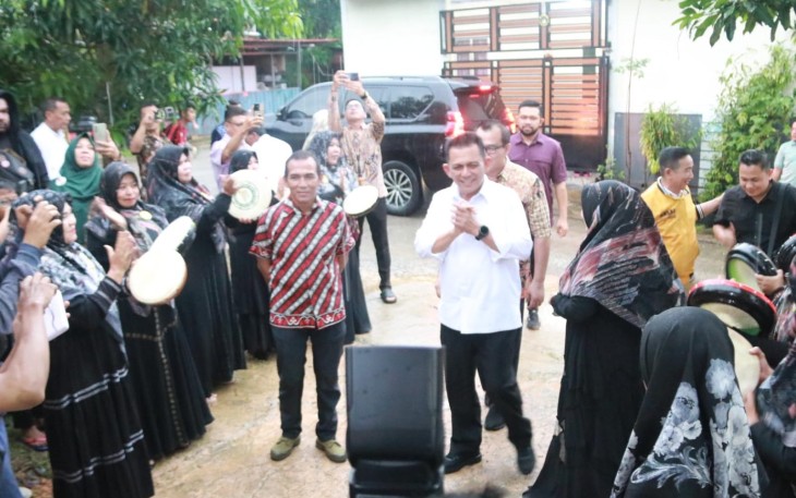 Masyarakat Tembesi Antusias Dengarkan Paparan Program Strategis Gubernur Ansar 
