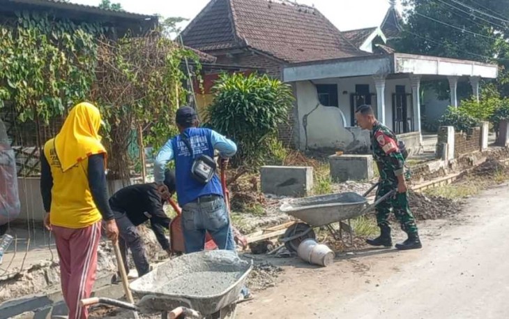 Karbak bersama masyarakat wilayah desa binaan 