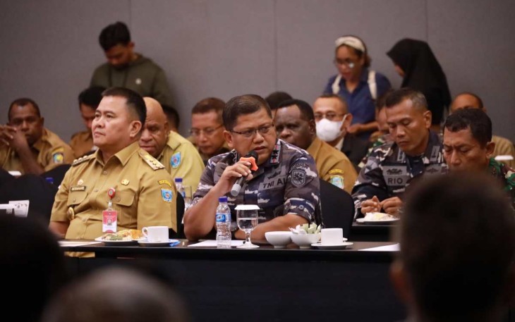 Pangkoarmada III Laksda TNI Hersan 