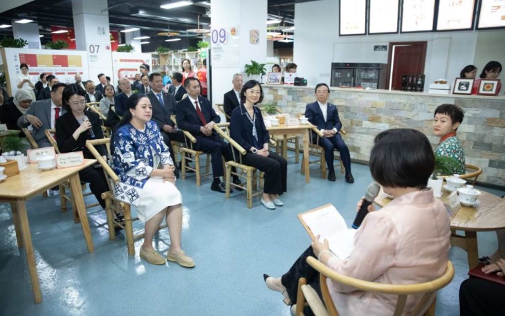 Puan Maharani Ketua DPR RI saat berdiskusi dengan anggota parlemen Chengdu 