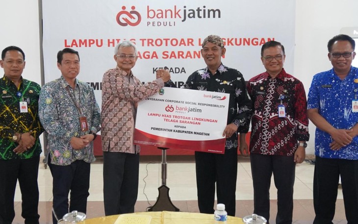 Bank Jatim Serahkan Dua CSR 