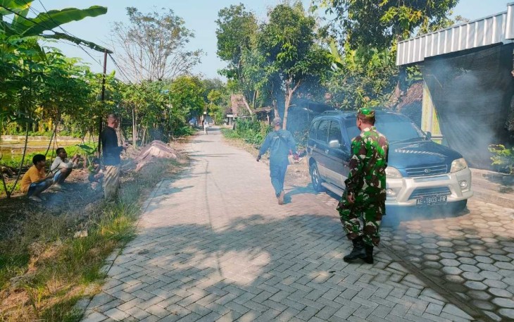 Pendampingan fogging lingkungan desa binaan 