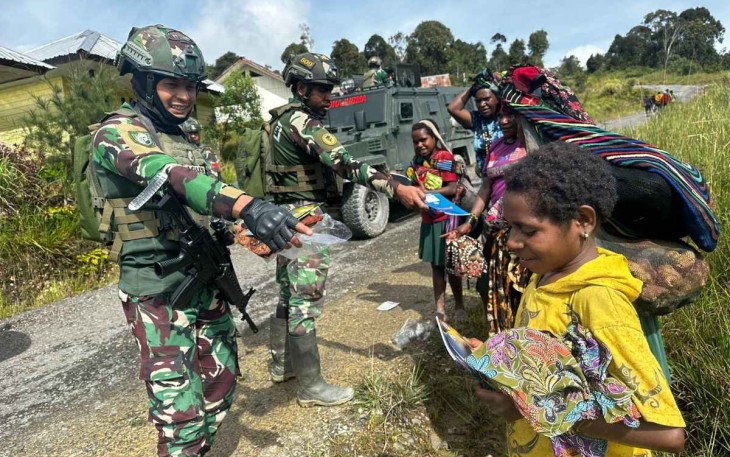 Bantuan spontan prajurit Yonif 509 Kostrad 