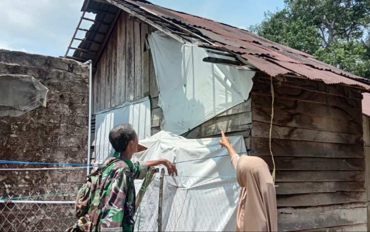 Pengecekan sasaran bedah rumah di wilayah desa binaan 