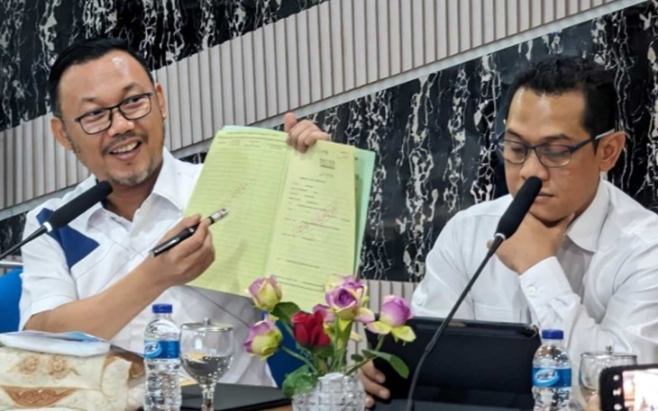 Kepala BPN Kota Depok Indra Gunawan didampingi Kepala Survei dan Pemetaan Yoga Munawar, dalam rapat koordinasi