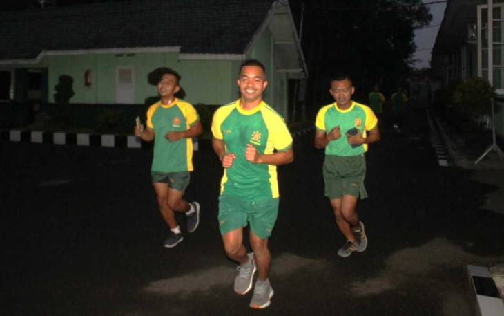 Lari pagi prajurit Menarmed 2 Kostrad 