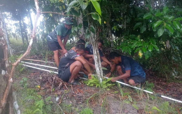 Normalisasi pipa air bersih di desa Kapar